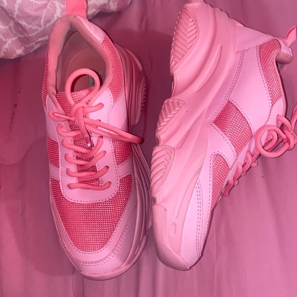 Pink steve maddens size 8.5 WOMENS , run a size small - Picture 1 of 4
